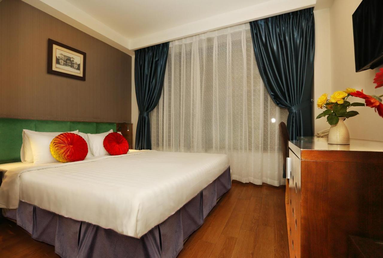 Aviary & Travel Khách sạn 4*