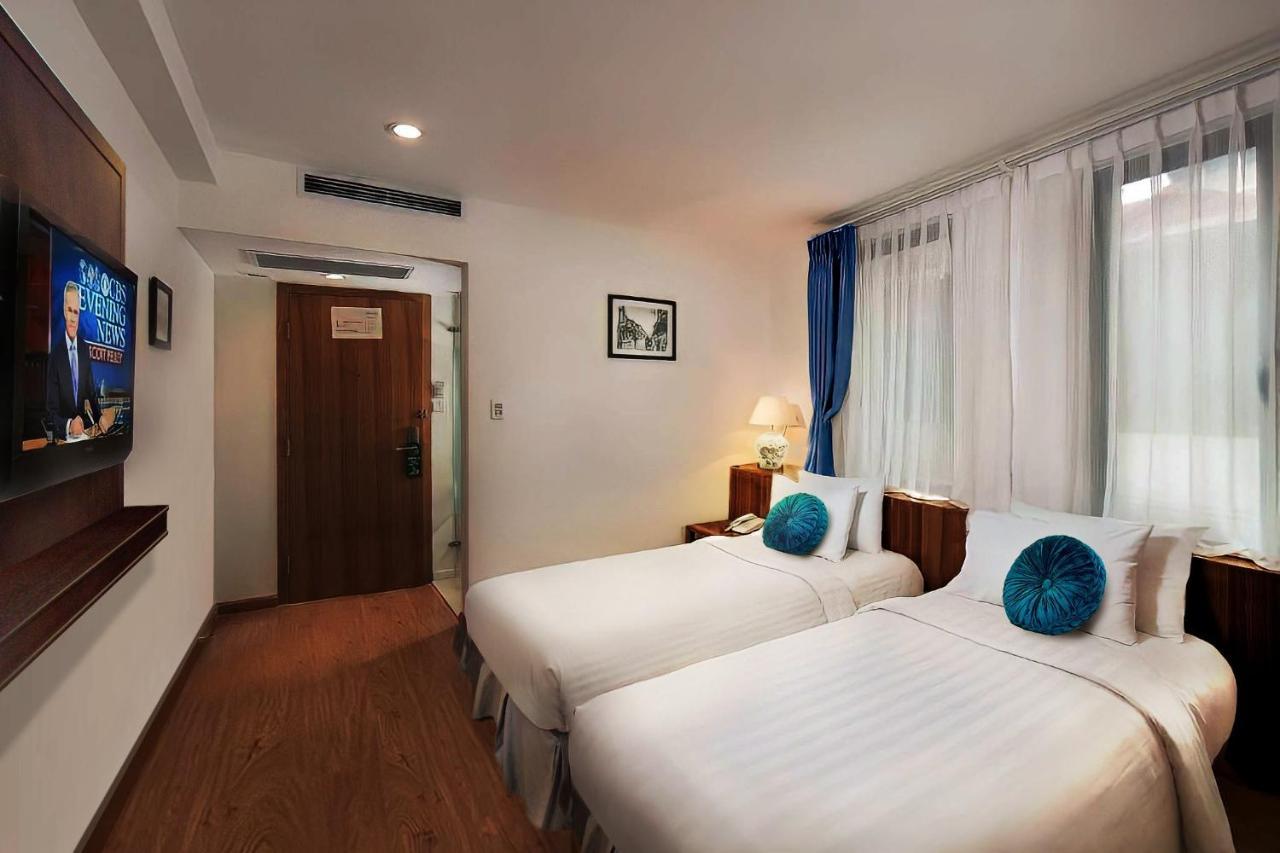 Aviary & Travel Khách sạn 4*