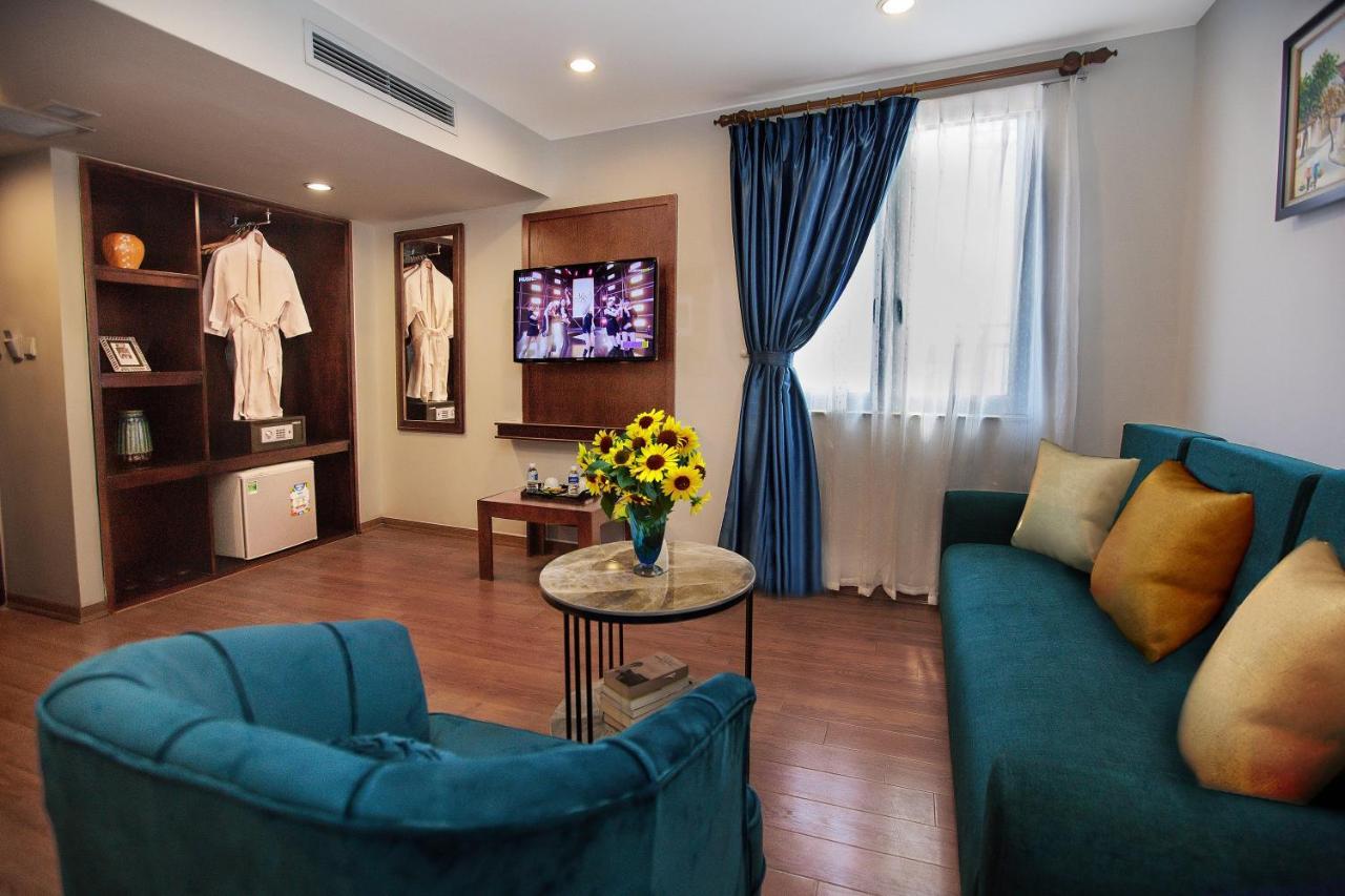 Aviary & Travel Khách sạn 4*