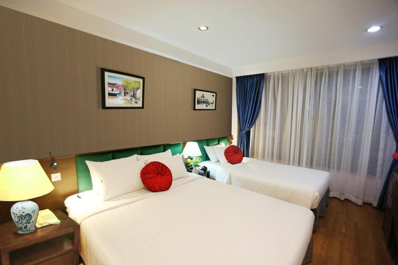 Aviary & Travel Khách sạn 4*